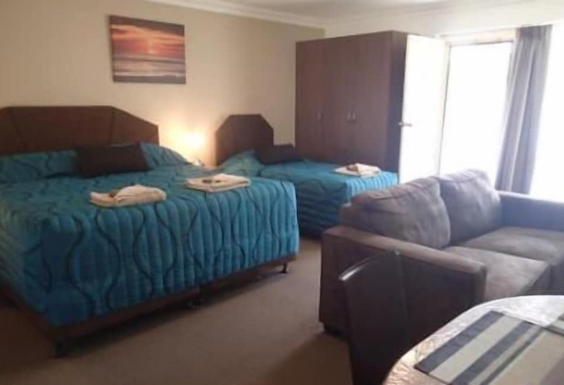 Студия Стандарт, Augusta Courtyard Motel