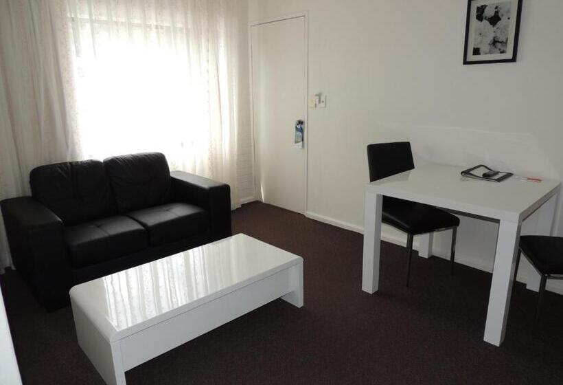 سوئیت اجرایی با تخت کینگ, Comfort Inn Premier