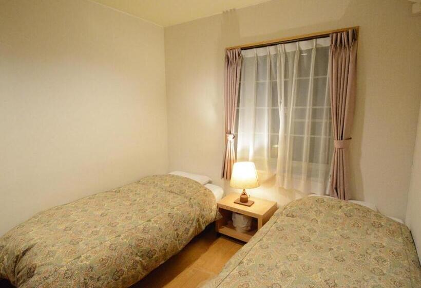 Номер Стандарт, Pension Avenue