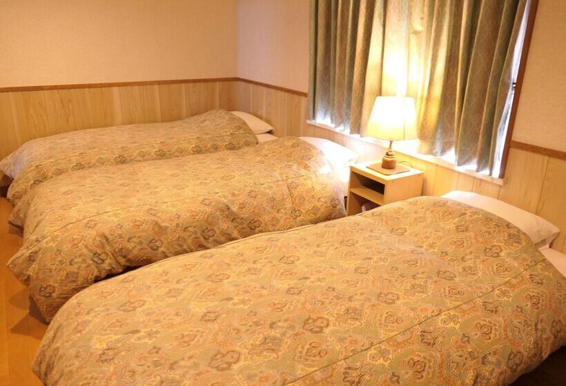 Quarto Familiar, Pension Avenue