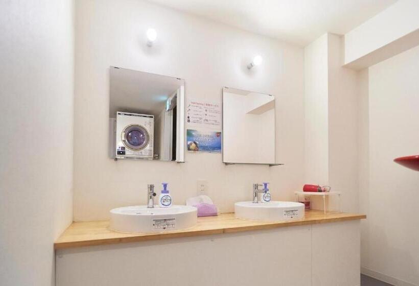 Четырехместный Номер Стандарт, Osaka Guest House Sakura