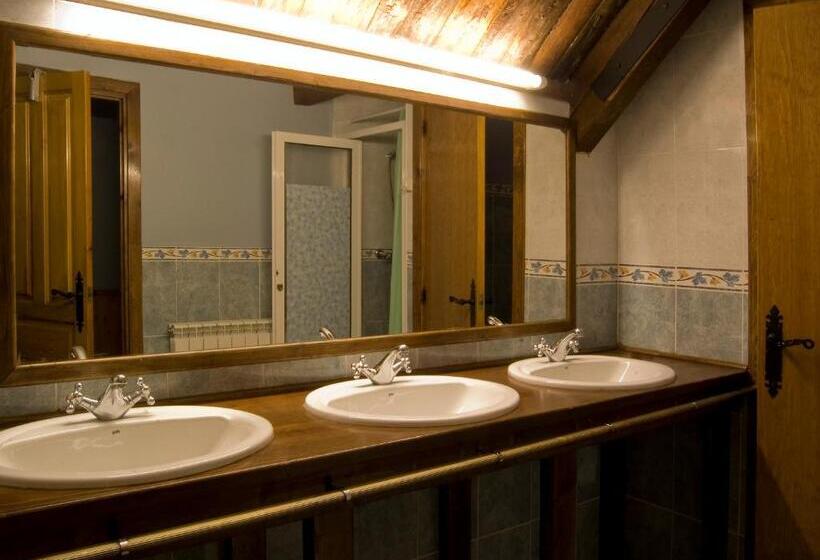 Кровать в Общей Комнате, Albergue Refugio Sargantana