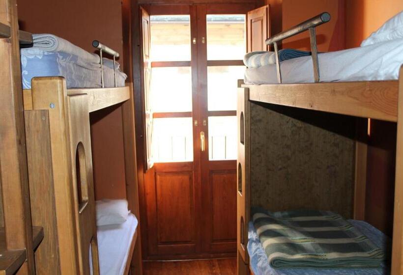 Четырехместный Номер Стандарт, Albergue Refugio Sargantana