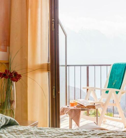 Номер Стандарт, La Fenice E Sole