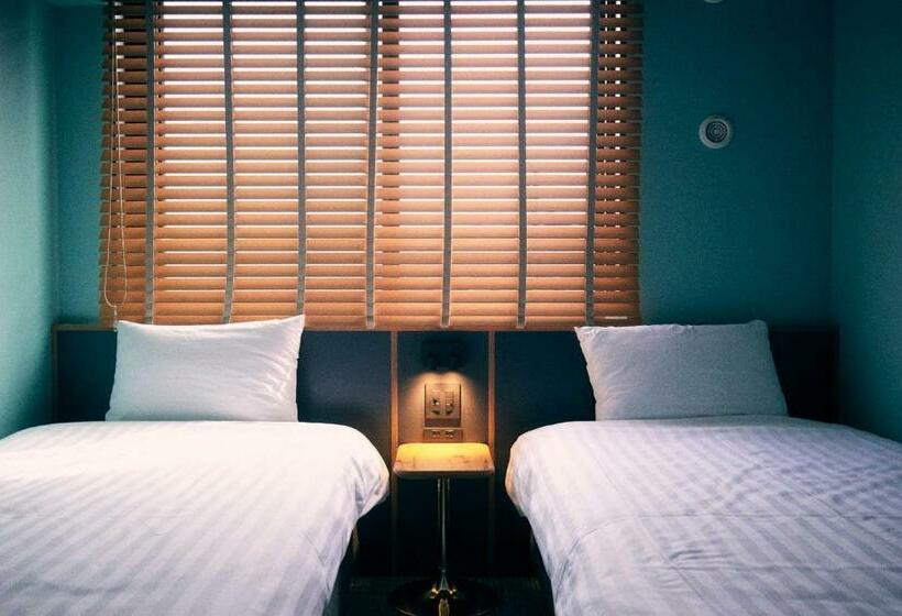 Quarto Estandar, She Kyoto