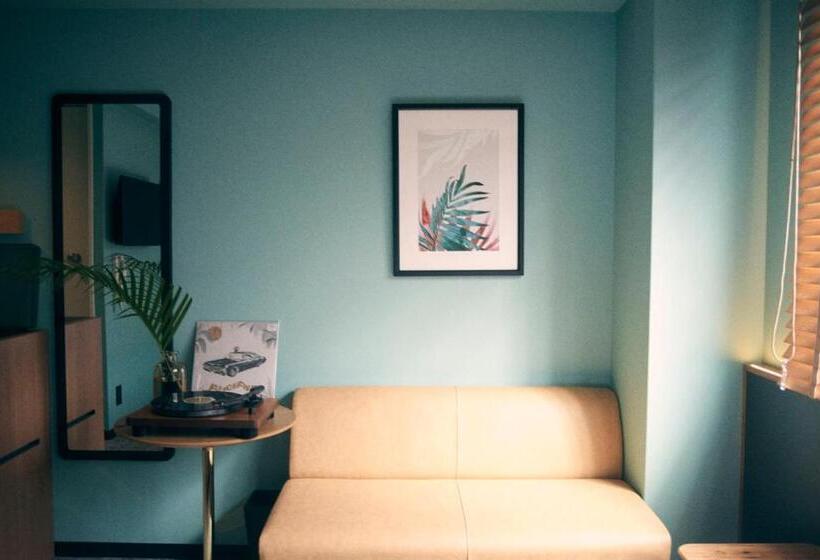 Quarto Estandar, She Kyoto