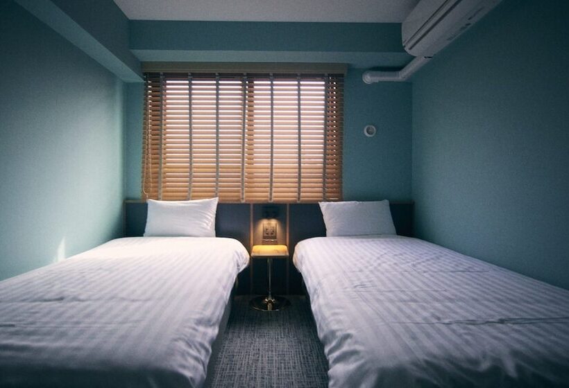 Quarto Estandar, She Kyoto