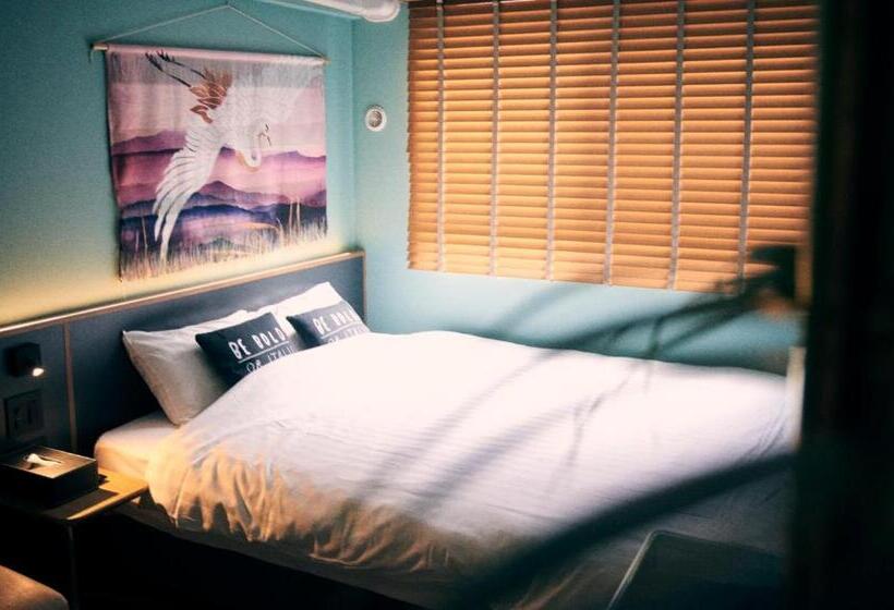Quarto Estandar, She Kyoto