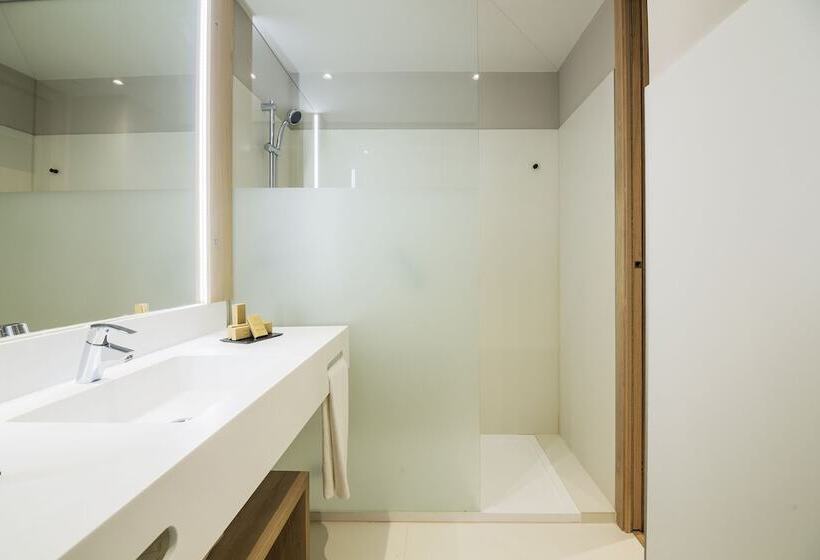 Номер Стандарт, Golden Hotel Barcelona