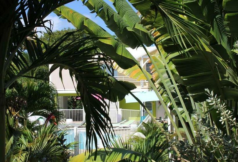 سوئیت با وان آب گرم, Majesty Palm