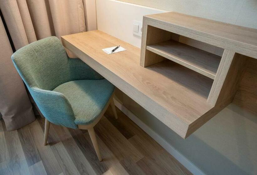 Номер Стандарт, Golden Hotel Barcelona