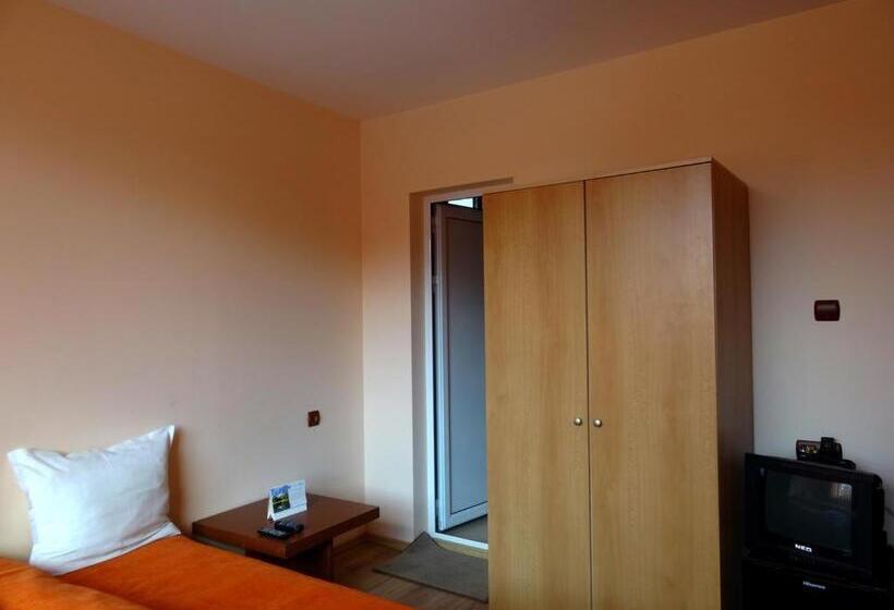 标准三人间, Family Hotel Rose