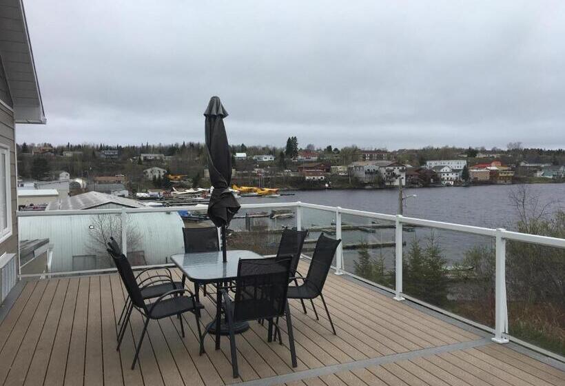 3间卧室的房子, Howey Bay Motel
