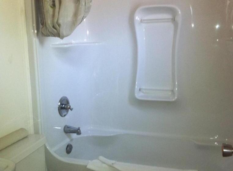 Номер Стандарт Трехместный, Superlodge Lloydminster