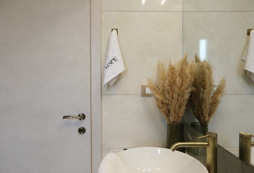 اتاق لوکس با چشم‌انداز دریا, Mape Luxury Rooms