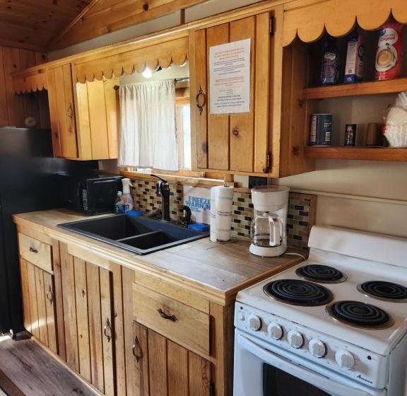 패밀리 룸, Winmar Cabins