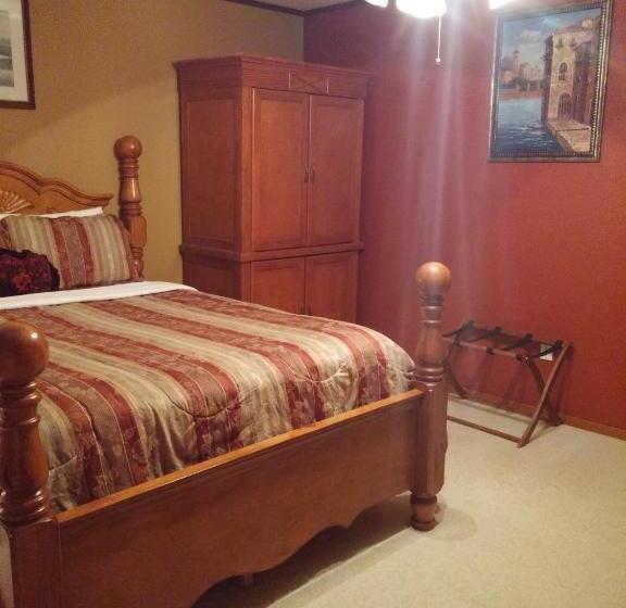 Номер Стандарт с Балконом, A Hyde Away Inn B&b