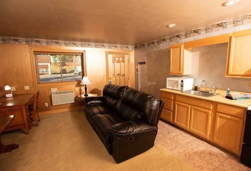 Люкс, Blue Spruce Motel
