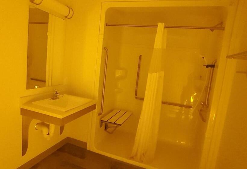 Студия Deluxe, Centennial Motel