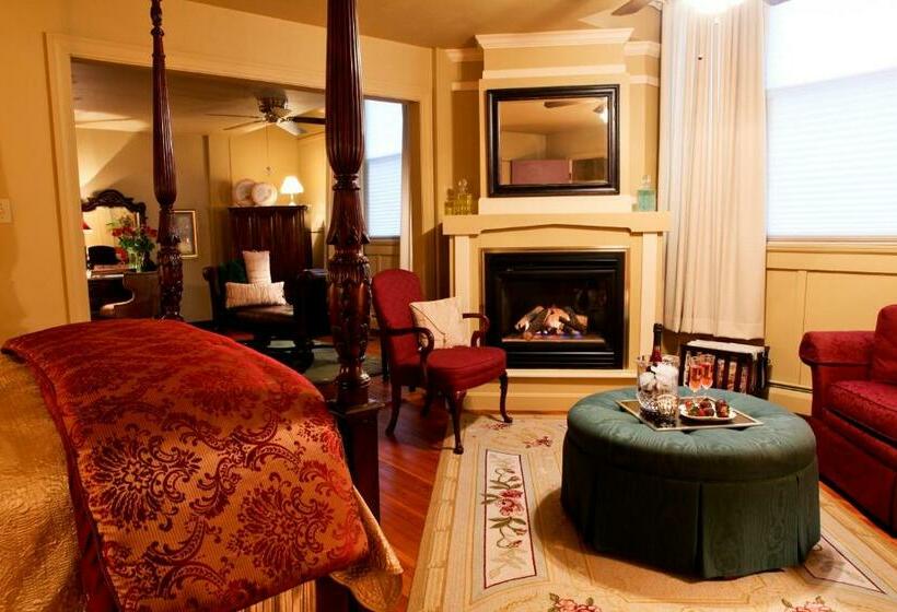 Suite with Hot Tub, Haven By The Sea B&b Inn