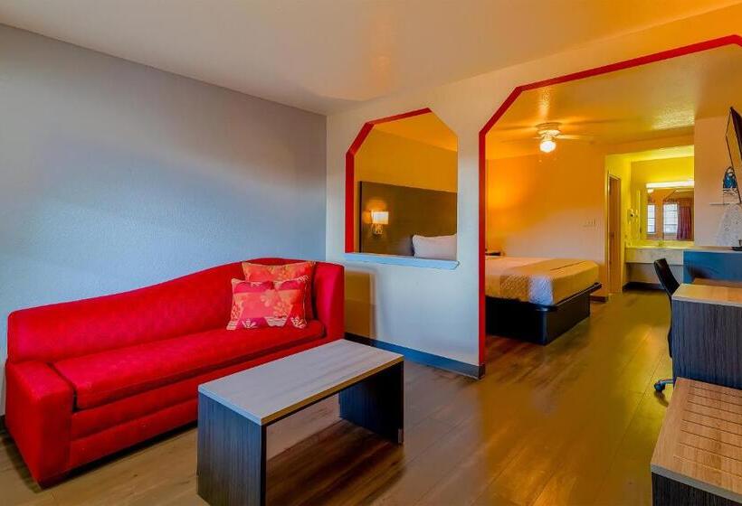 Номер Премиум, Regency Inn & Suites