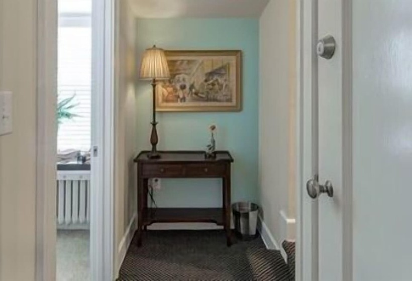 اتاق استاندارد, Knob Hill Bed & Breakfast
