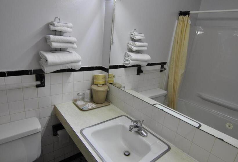 스탠다드 트리플 룸, Budget Inn Near Westrock