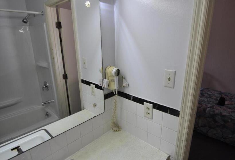 디럭스 룸, Budget Inn Near Westrock