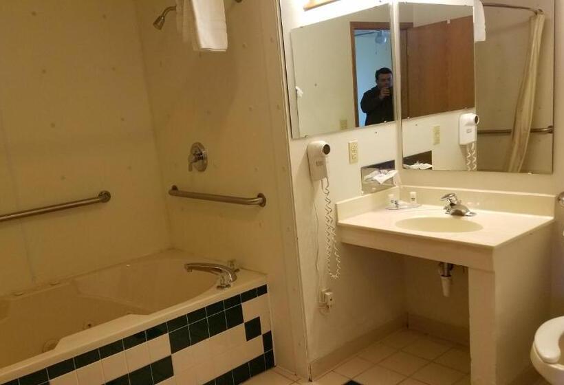 جناح مزود بجاكوزى, Inn Of The Pines