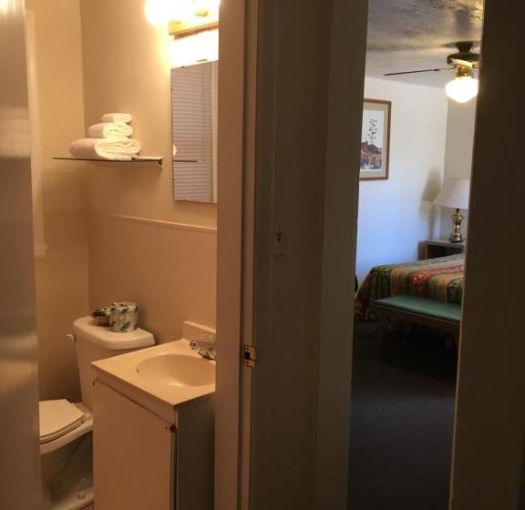Семейный Номер, Sun  N  Sand Motel