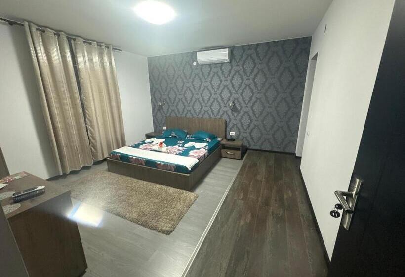 اتاق استاندارد, Casă Clau