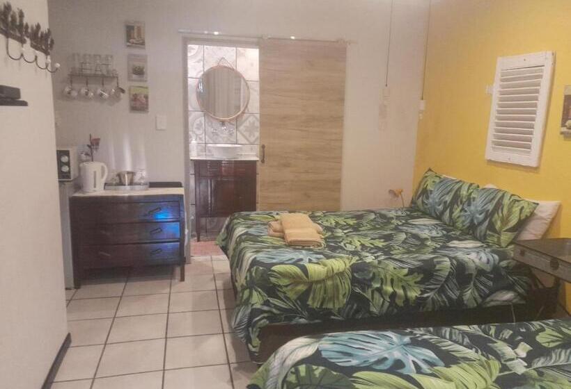 Семейный Номер, Opiepad Guesthouse