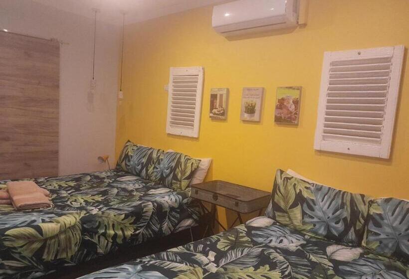 Семейный Номер, Opiepad Guesthouse