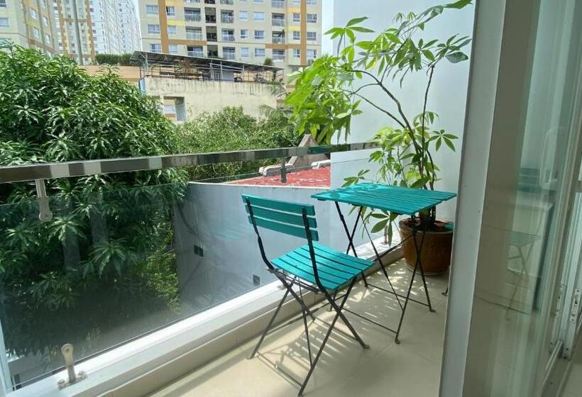 سوئیت با بالکن, Notre Maison 7  Villa