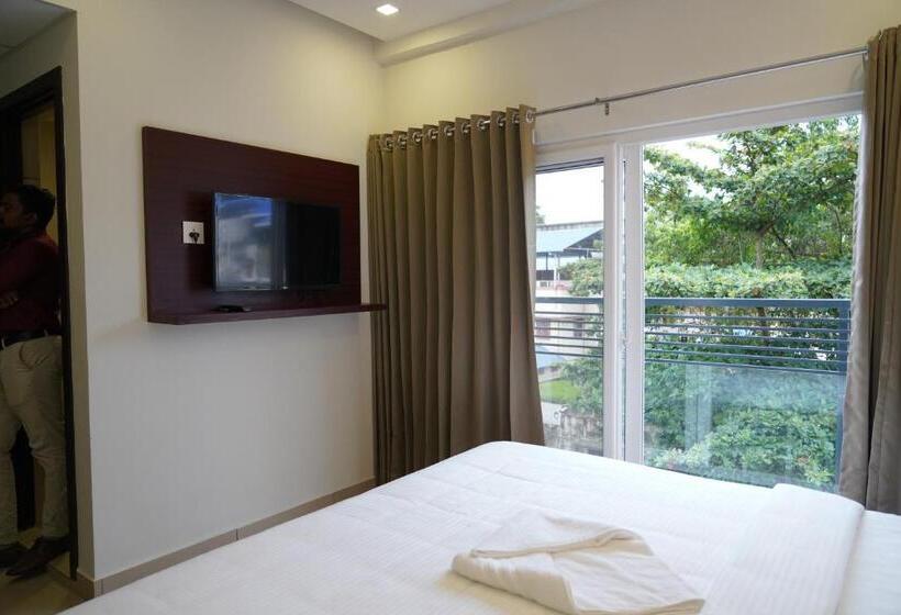 Büyük Çift Kişilik Yataklı Standart Oda, K Grandeur Hotels