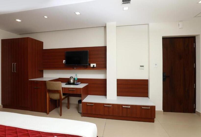 Büyük Çift Kişilik Yataklı Lüks Oda, K Grandeur Hotels