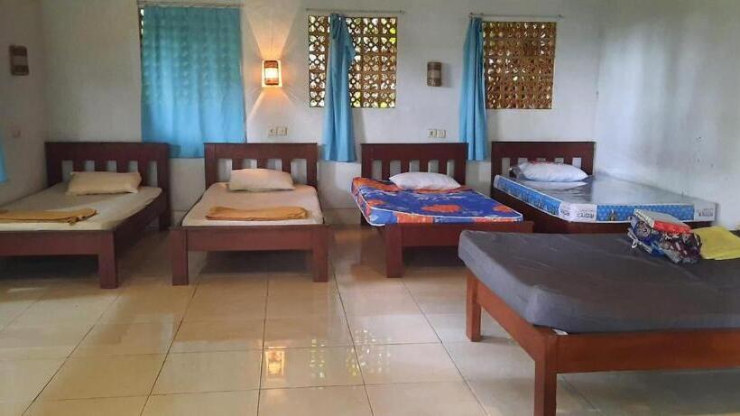 Семейный Номер Вид на Сад, Arnata Guest House & Pasraman Yoga Lokanata