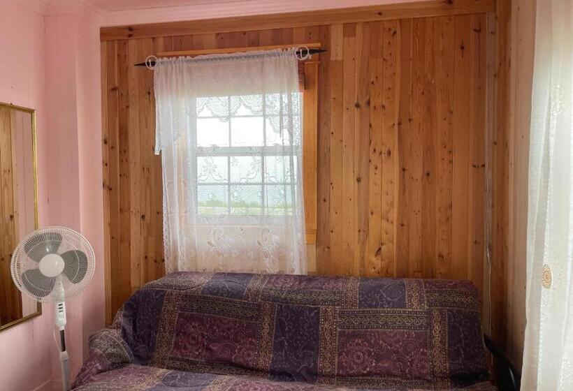 Семейный Номер, Gîte La Belle Forillonne Aux Salle De Bain Privée