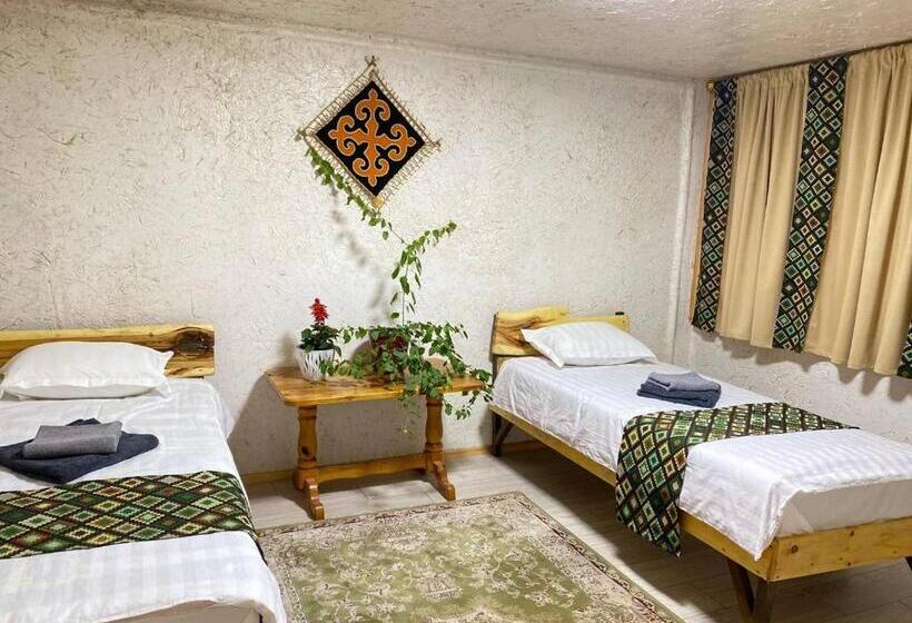 اتاق استاندارد سه نفره, Svetlaya Polyana
