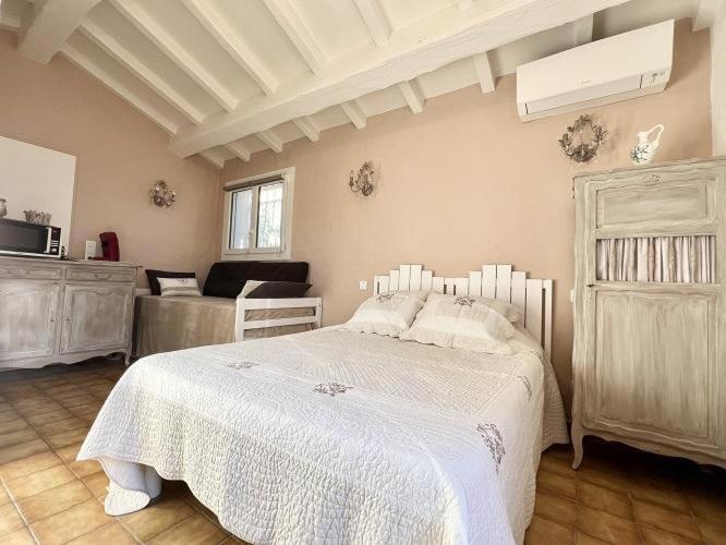 Номер Стандарт Трехместный, La Bastide Du Levant A 50m De La Plage