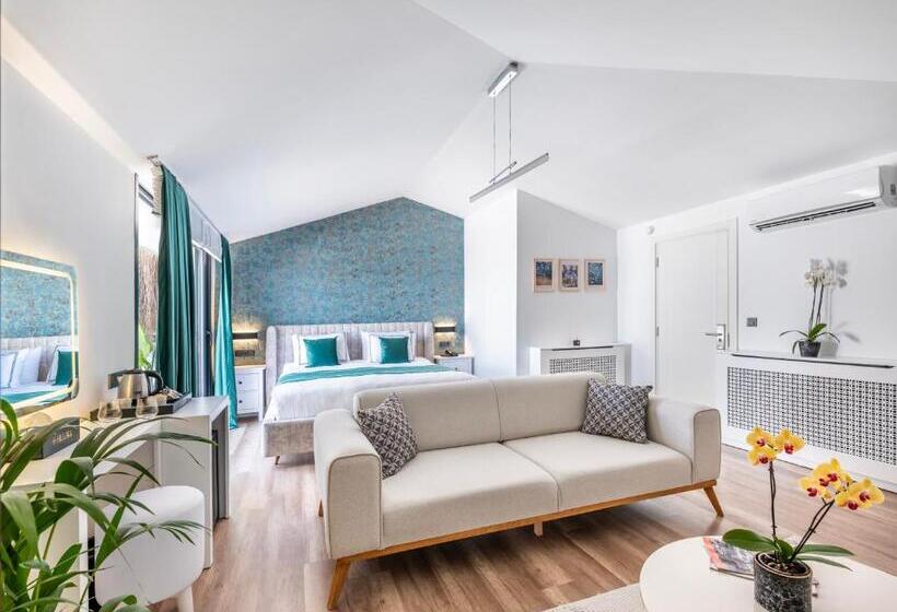 מיטת קינג בסוויטה, Hillora Hotel Buyukada