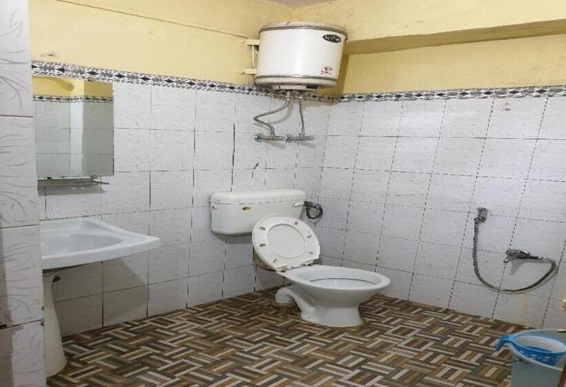 Трехместный Номер Классика, Oyo Flagship Hotel Polynia