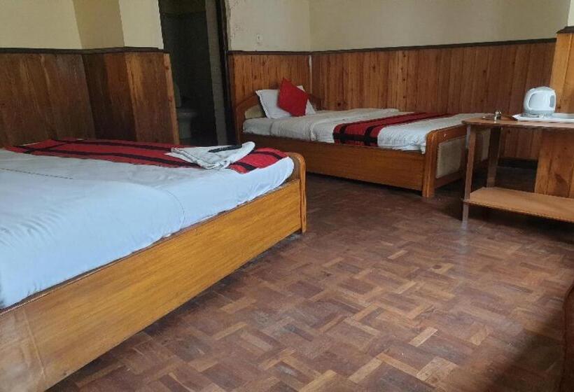 Трехместный Номер Классика, Oyo Flagship Hotel Polynia