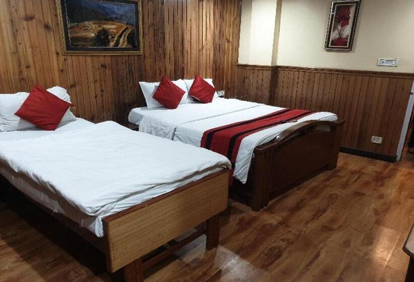 Трехместный Номер Классика, Oyo Flagship Hotel Polynia