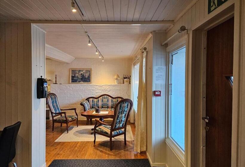 Номер Стандарт Совместная Ванная, Risøyhamn Kafe