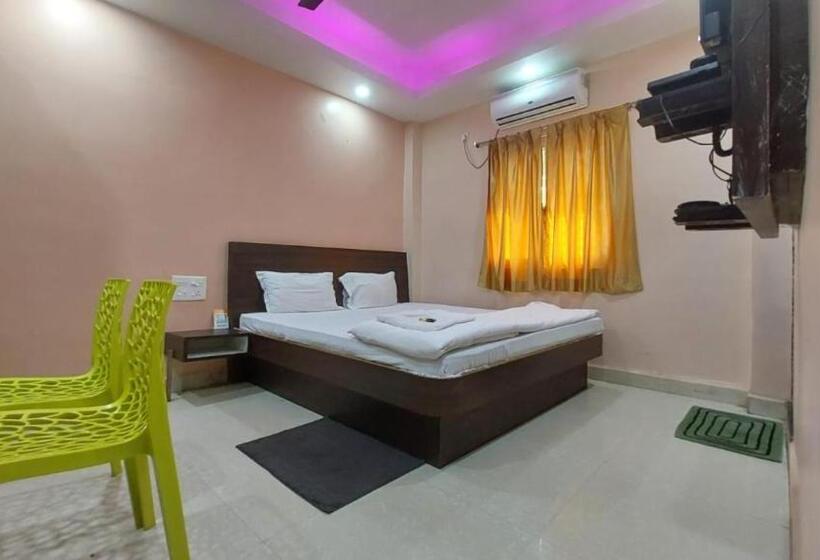 带大床的豪华间, Aradhya Side Sea View Hotel Near Puri Beach  Excellent Choice Of Travellers   Best Seller By Morserv