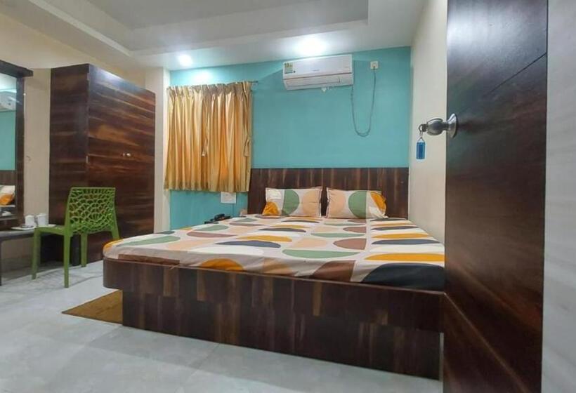 带大床的豪华间, Aradhya Side Sea View Hotel Near Puri Beach  Excellent Choice Of Travellers   Best Seller By Morserv