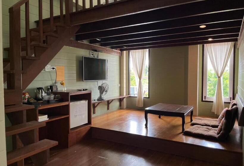 듀플렉스 스위트, Thanicha Resort Amphawa