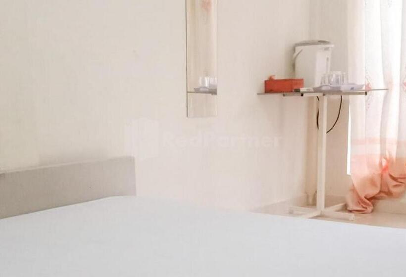 Quarto Estandar, Wisma Pinggir Redpartner