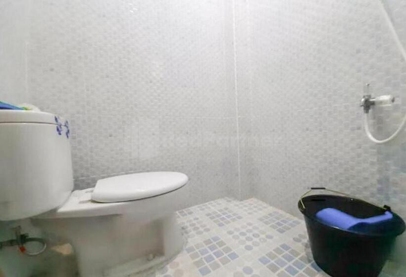 Quarto Estandar, Wisma Pinggir Redpartner
